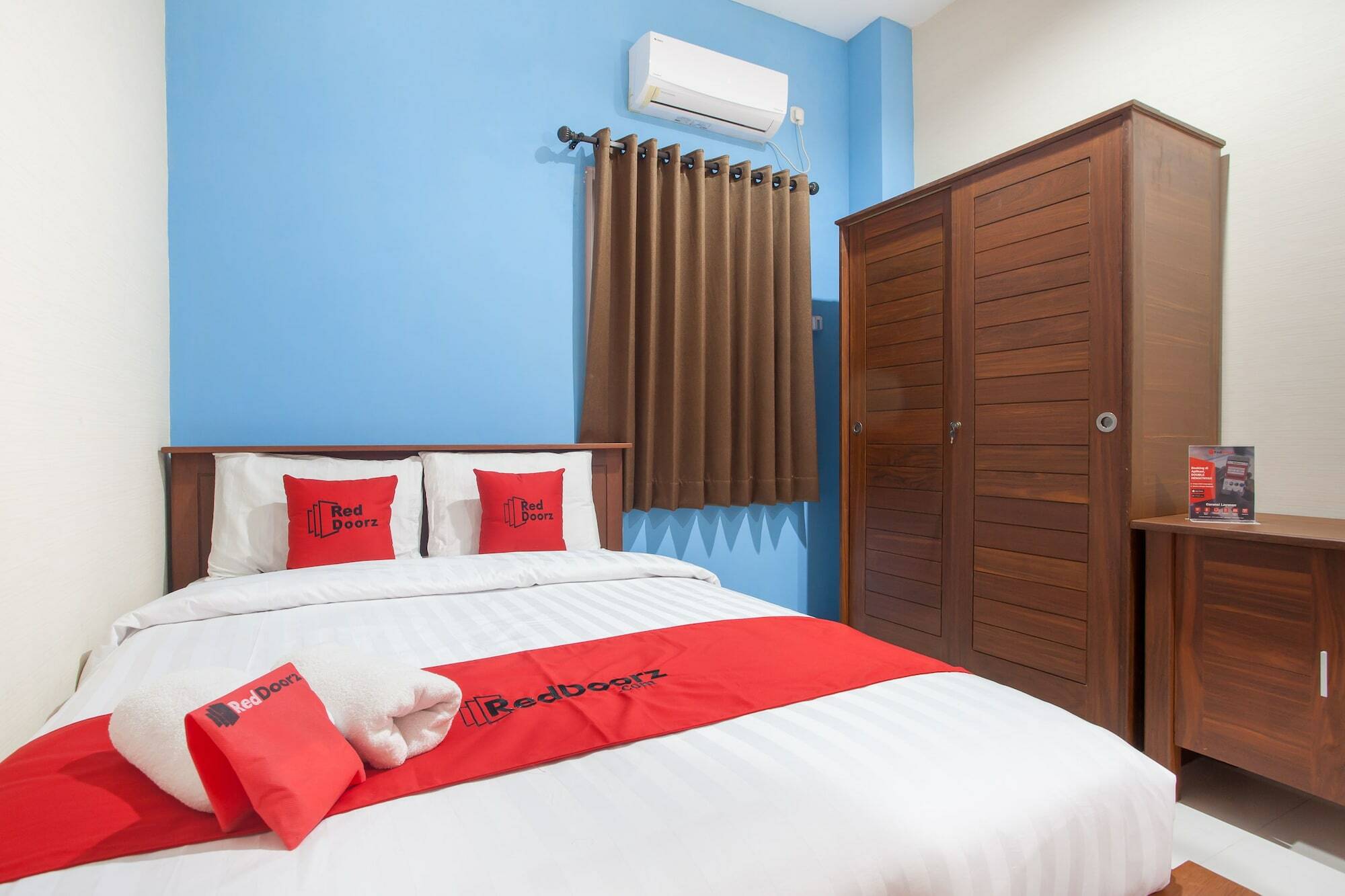סוראבאיה Reddoorz Near Universitas Wijaya Kusuma מראה חיצוני תמונה